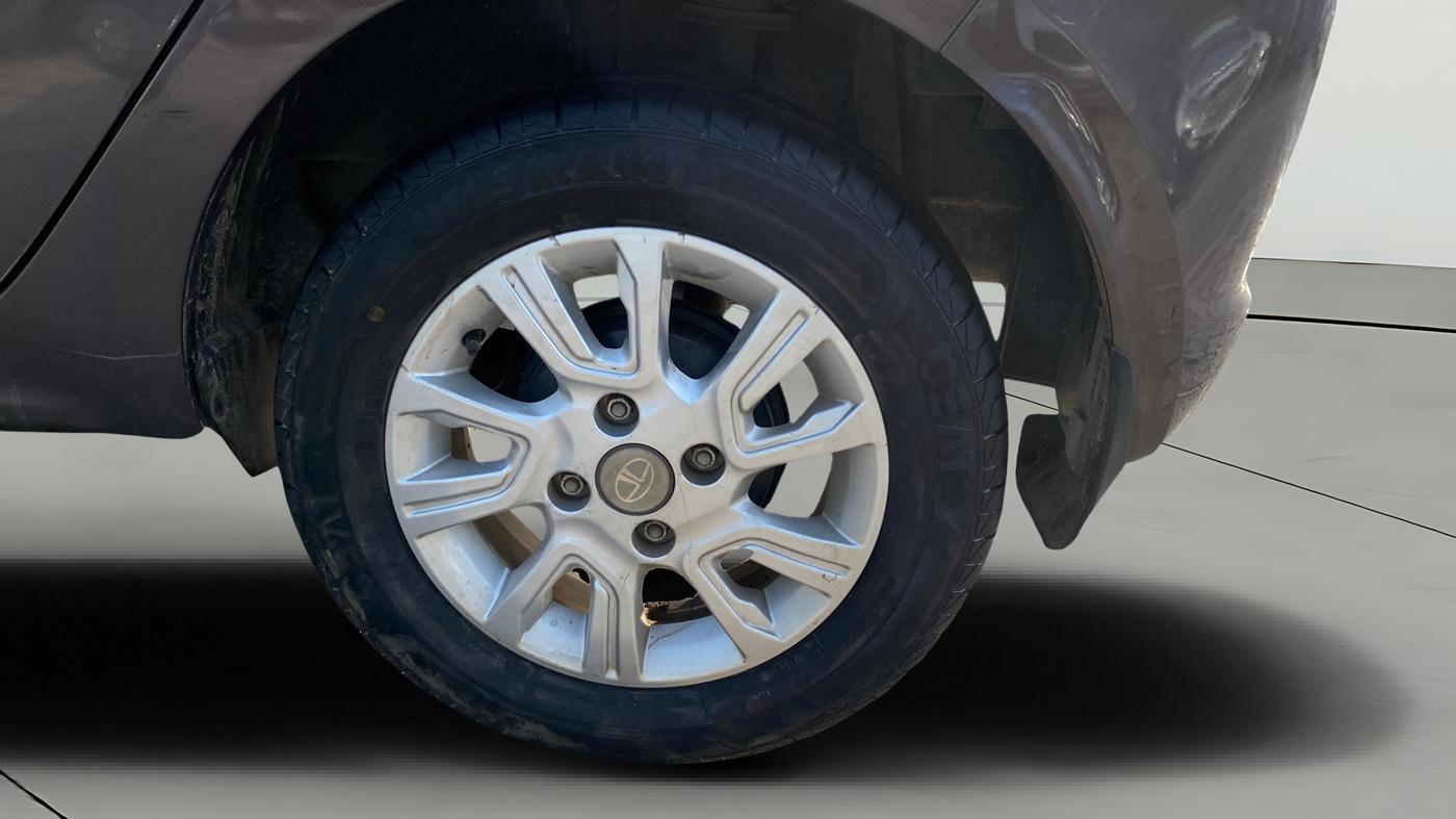 2018 Tata Tiago XZ PETROL, Petrol, Manual, 27,226 km, Left Rear Wheel