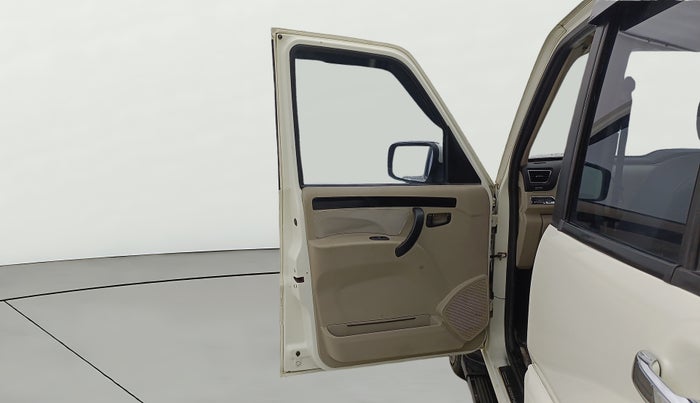 2023 Mahindra SCORPIO CLASSIC S11 7STR, Diesel, Manual, 69,129 km, LHS Front Door