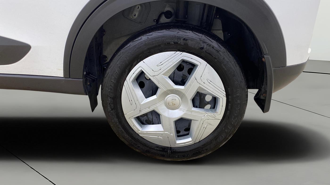 2025 Tata NEXON Pure Plus 1.2 iCNG 6MT, CNG, Manual, 4,881 km, Left Rear Wheel