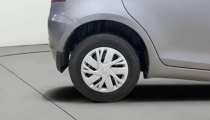 2015 Maruti Swift VXI, Petrol, Manual, 16,819 km, Right Rear Wheel