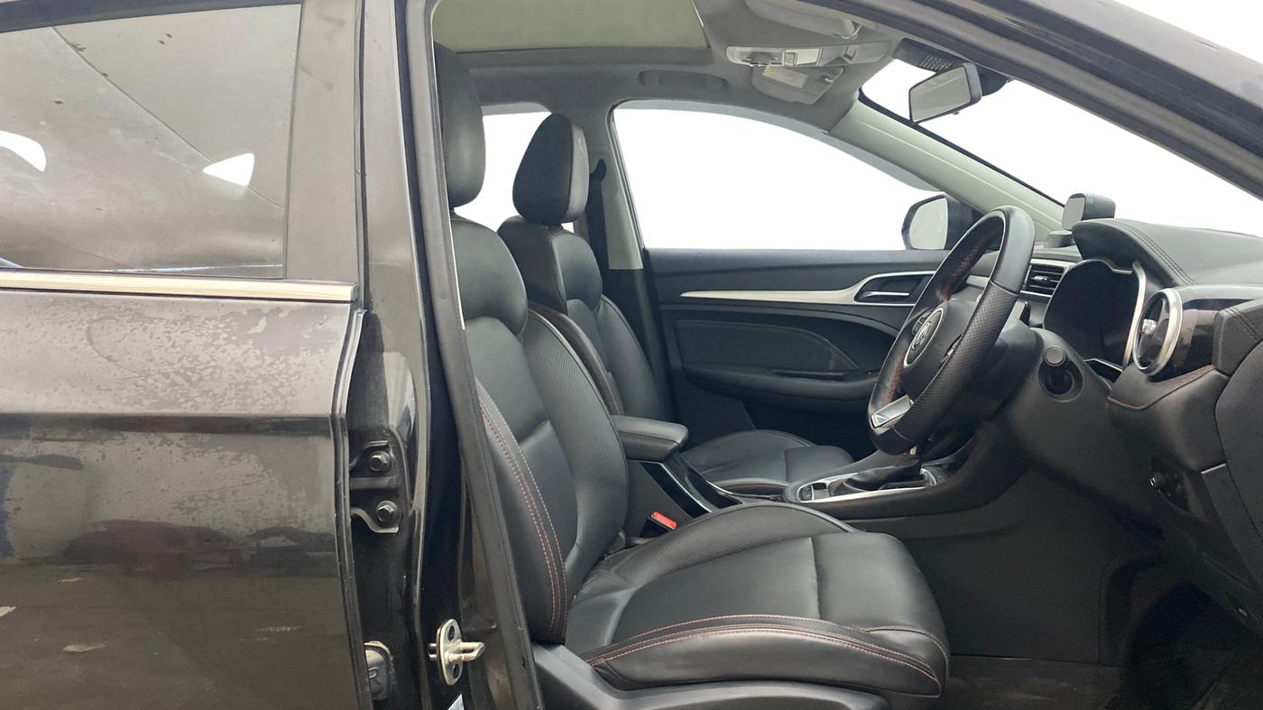 2022 MG ASTOR SHARP 1.3 TURBO AT, Petrol, Automatic, 33,198 km, Right Side Front Door Cabin