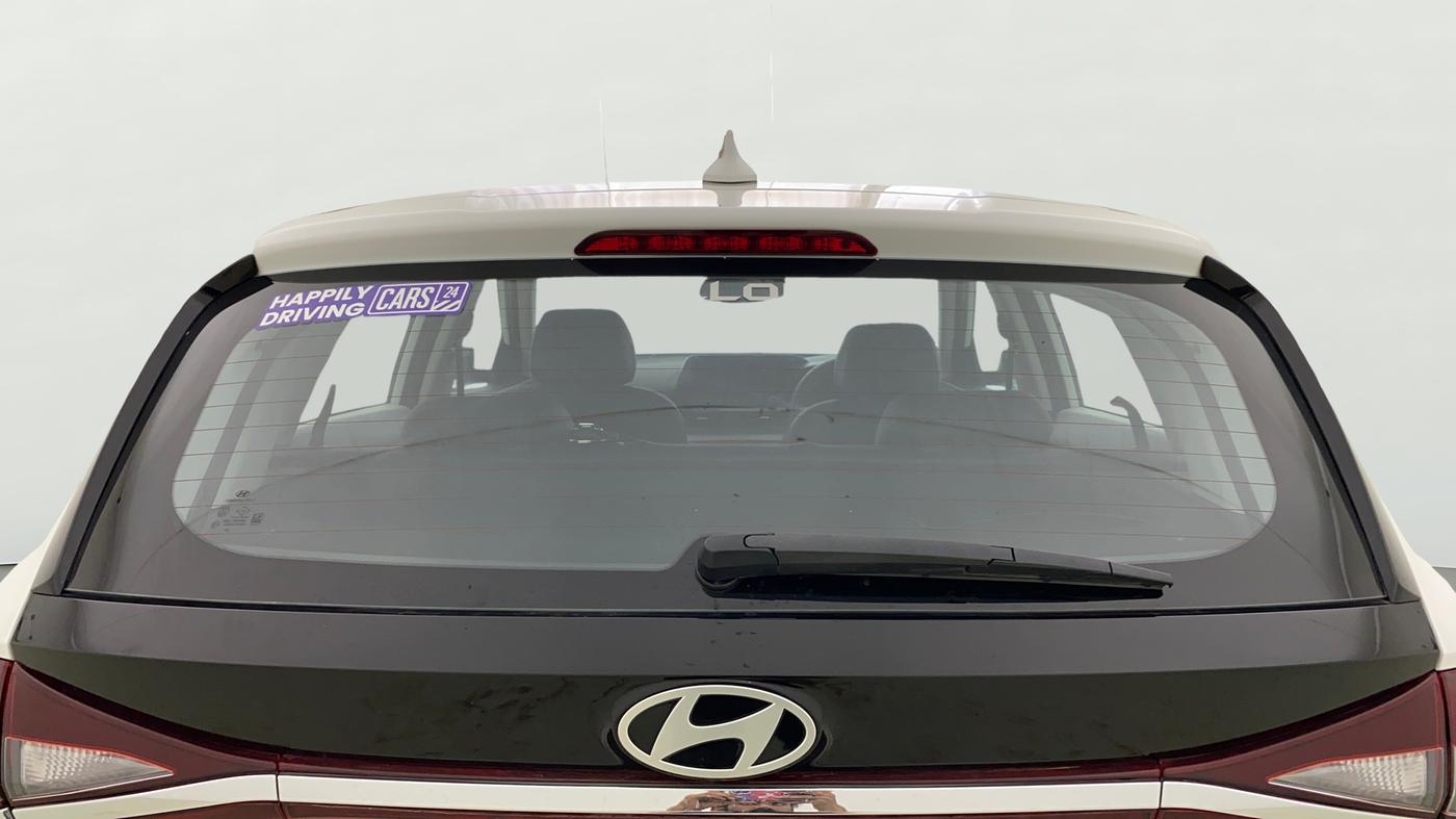 2025 Hyundai NEW I20 ASTA (O) 1.2 IVT, Petrol, Automatic, 16,681 km, Rear Windshield
