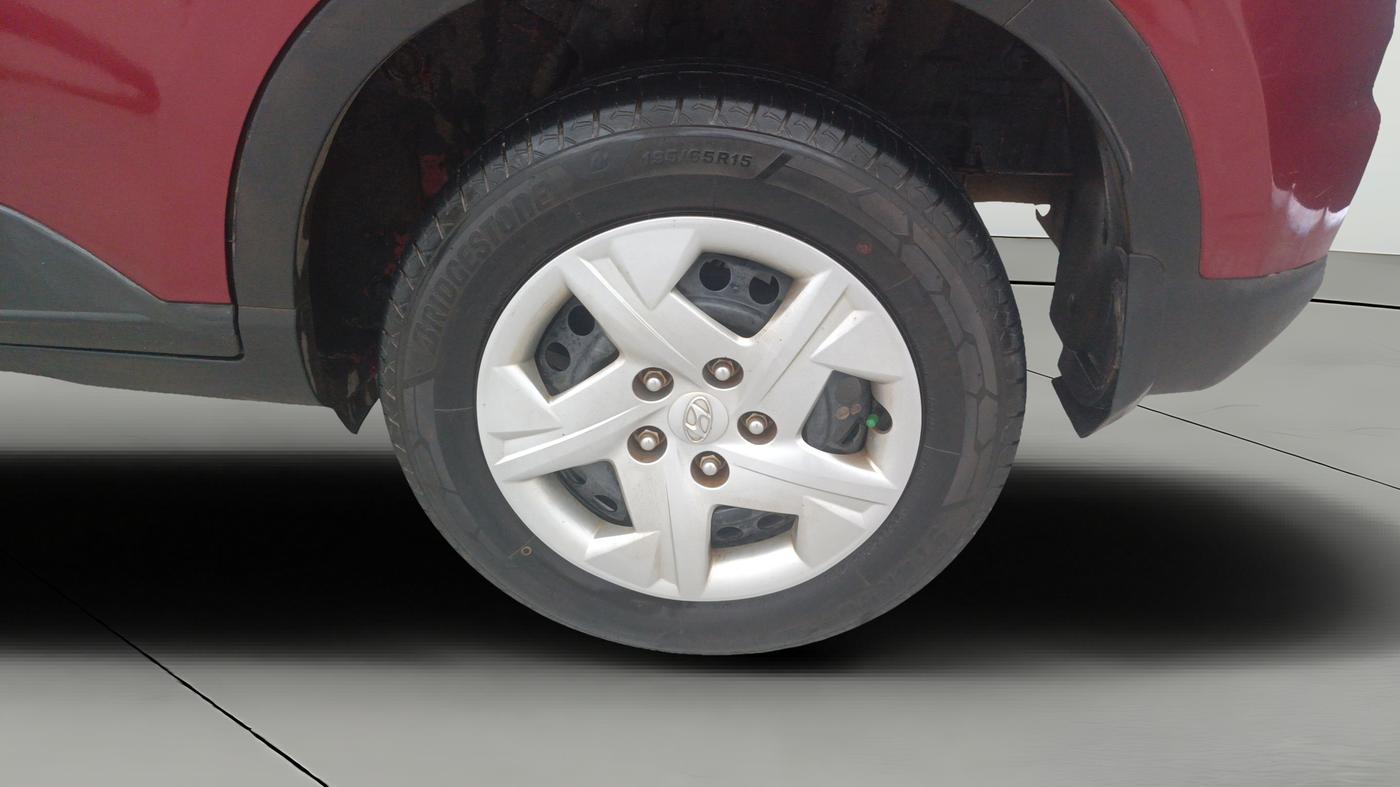 2021 Hyundai VENUE S 1.2, Petrol, Manual, 50,490 km, Left Rear Wheel