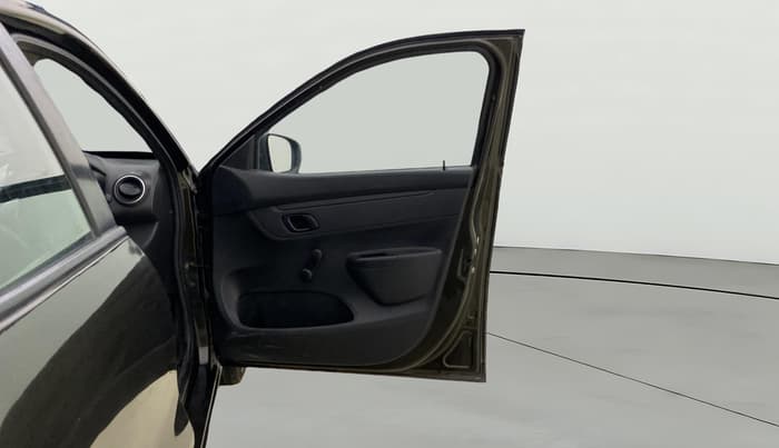 2017 Renault Kwid RXL, Petrol, Manual, 91,356 km, RHS Front Door