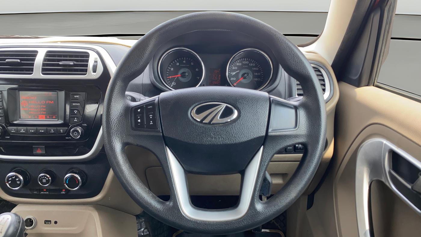 2017 Mahindra TUV300 T8, Diesel, Manual, 59,412 km, Steering Wheel Close Up