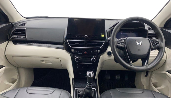 2024 Mahindra XUV 3XO AX5 1.2 L TCMPFi, Petrol, Manual, 6,533 km, Dashboard
