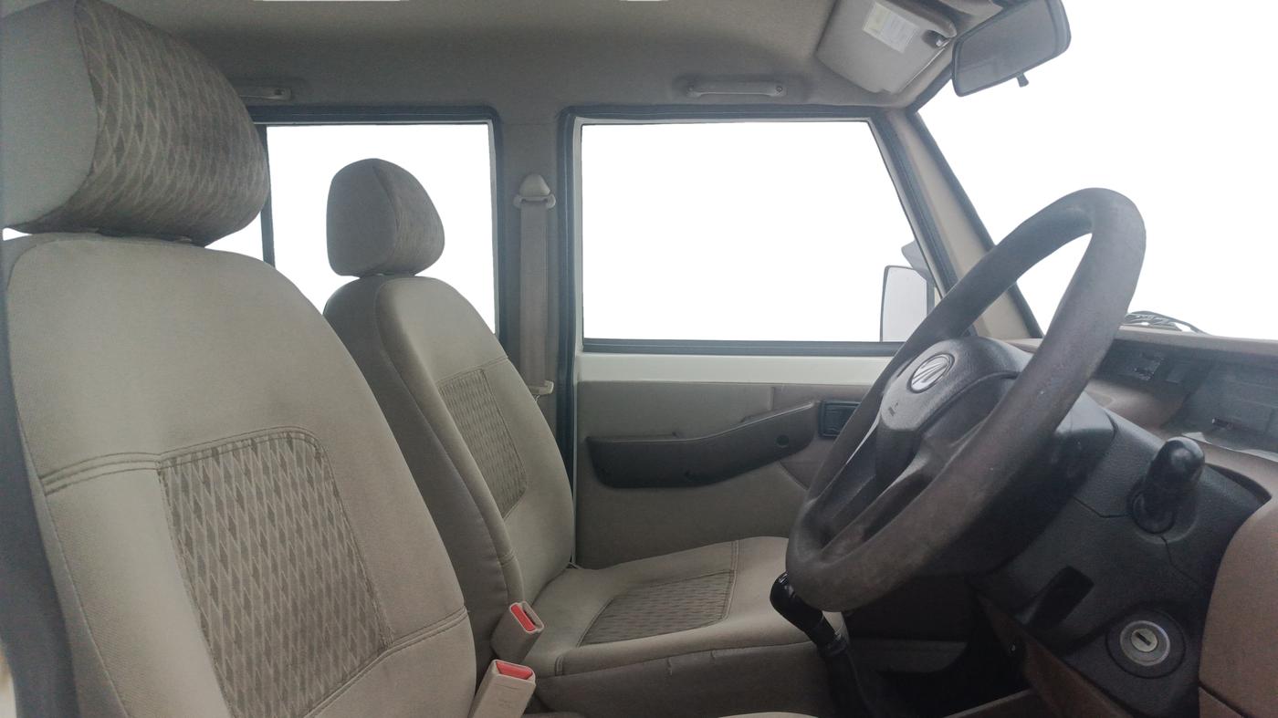 2022 Mahindra Bolero B6 (O), Diesel, Manual, 87,372 km, Right Side Front Door Cabin