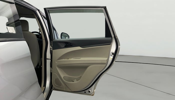 2019 Mahindra MARAZZO M2 7STR, Diesel, Manual, 1,49,602 km, RHS Rear Door