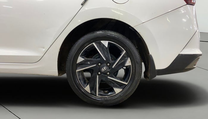 2022 Hyundai Verna SX (O)1.5 VTVT, Petrol, Manual, 45,558 km, Left Rear Wheel