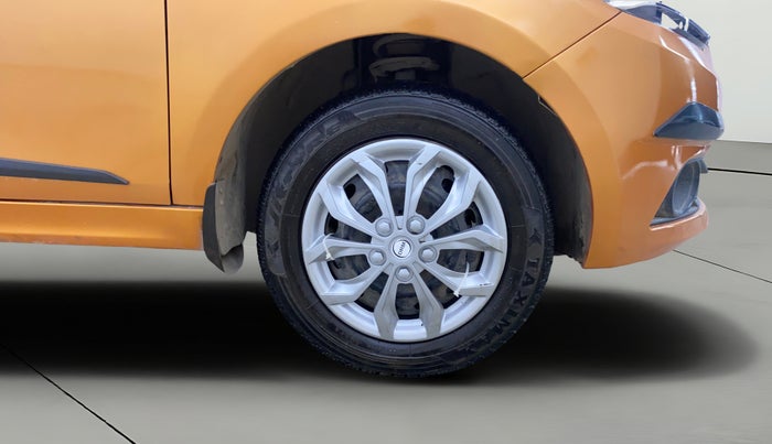 2016 Tata Tiago XT PETROL, Petrol, Manual, 70,339 km, Right Front Wheel