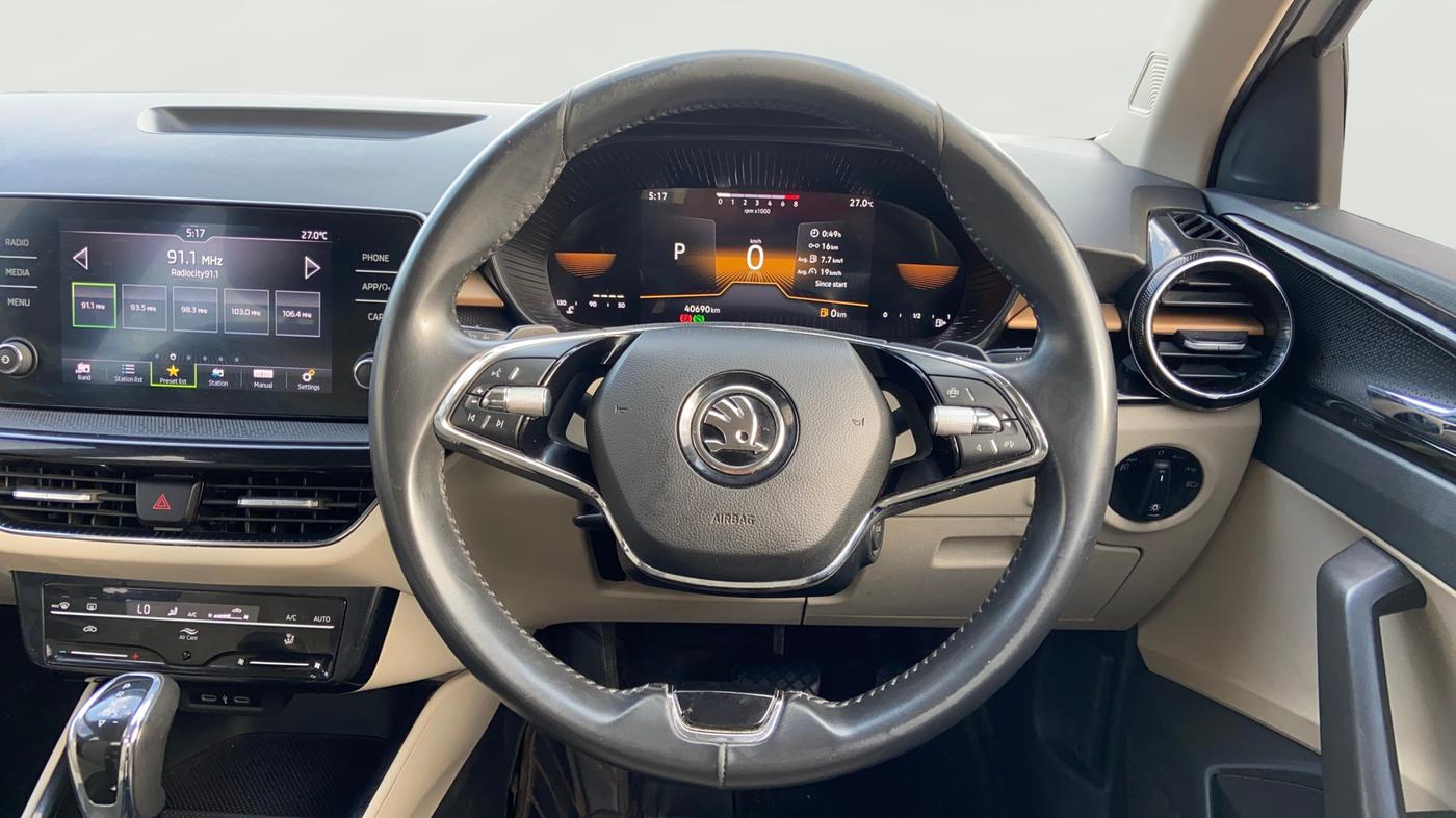 2023 Skoda SLAVIA STYLE 1.0L TSI AT, Petrol, Automatic, 40,673 km, Steering Wheel Close Up