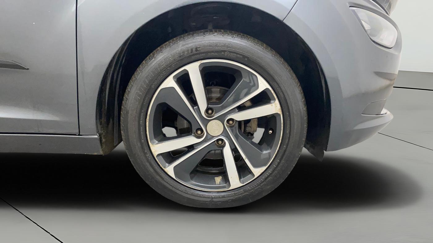 2021 Tata ALTROZ XZ DIESEL, Diesel, Manual, 98,464 km, Right Front Wheel