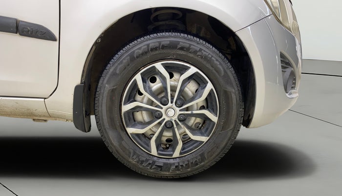2013 Maruti Ritz LXI, Petrol, Manual, 29,550 km, Right Front Wheel