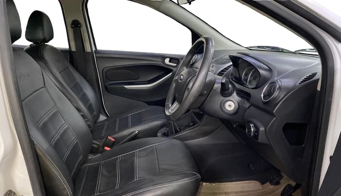 2017 Ford New Figo TITANIUM 1.2 PETROL MT, Petrol, Manual, 34,711 km, Right Side Front Door Cabin