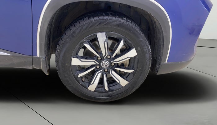 2020 MG HECTOR PLUS SHARP 1.5 PETROL TURBO HYBRID MT 6-STR, Petrol, Manual, 1,10,576 km, Right Front Wheel