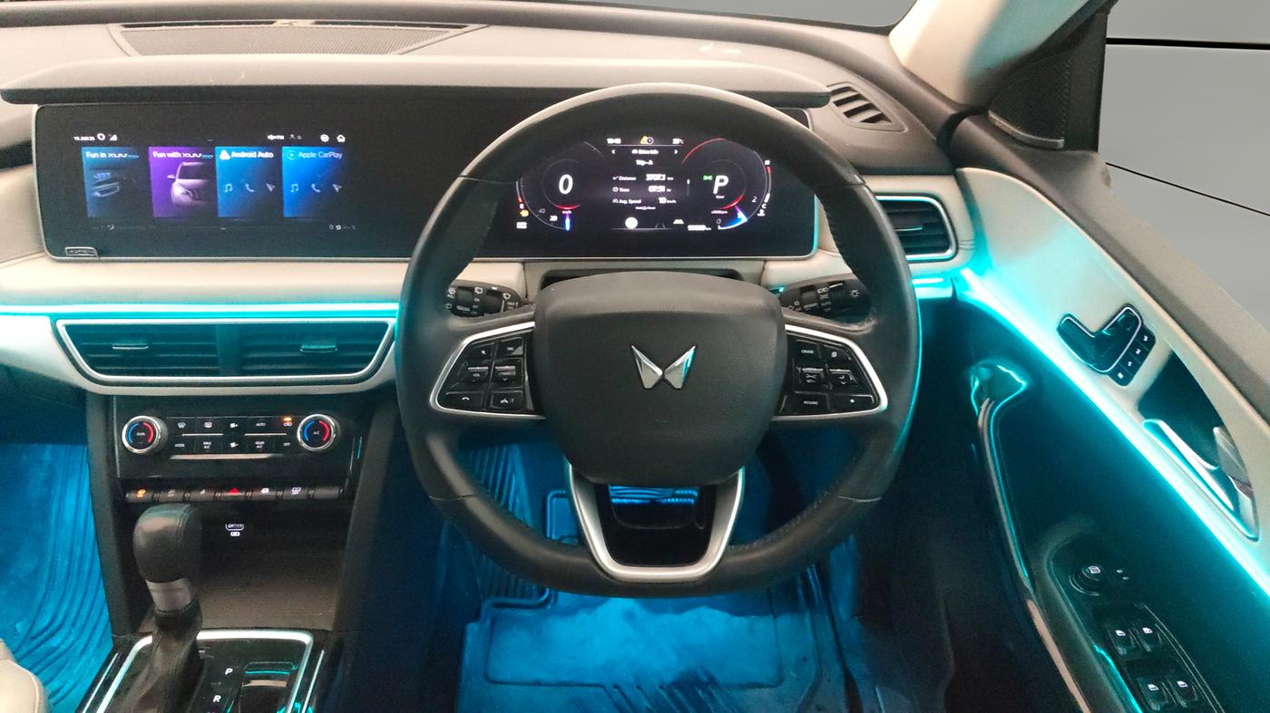 2022 Mahindra XUV700 AX 7 LUXURY P AT 7 STR, Petrol, Automatic, 93,087 km, Steering Wheel Close Up