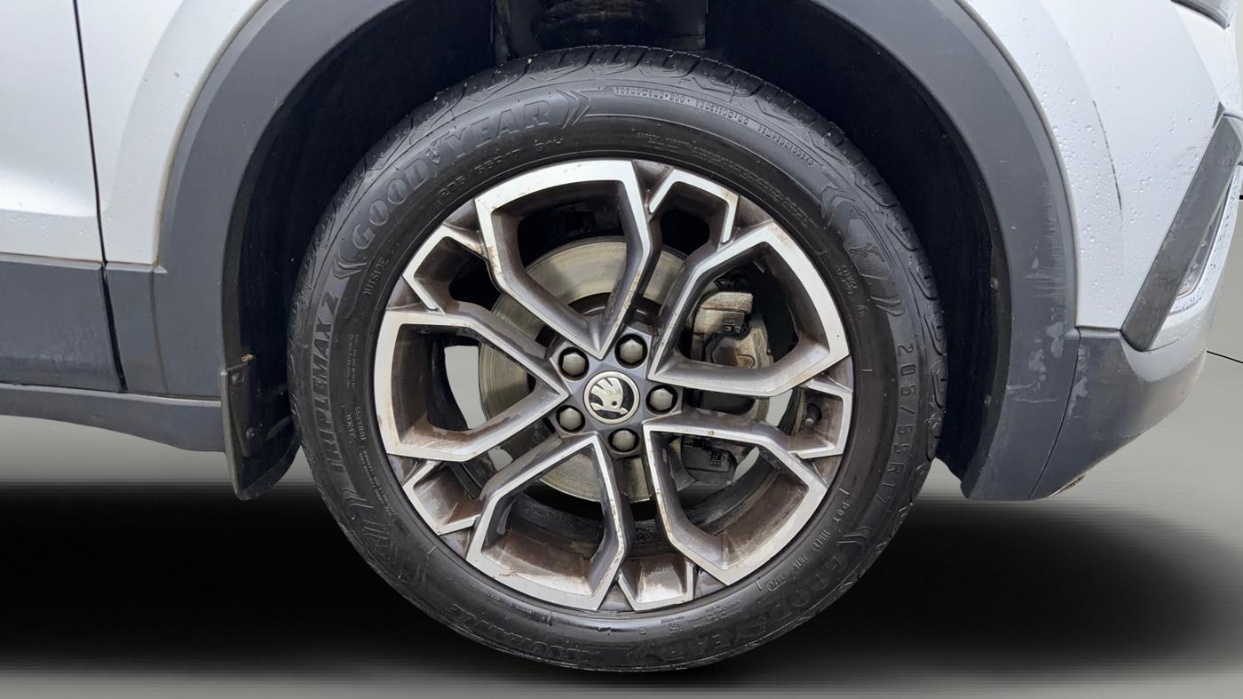 2021 Skoda KUSHAQ STYLE 1.5L TSI DSG, Petrol, Automatic, 77,856 km, Right Front Wheel