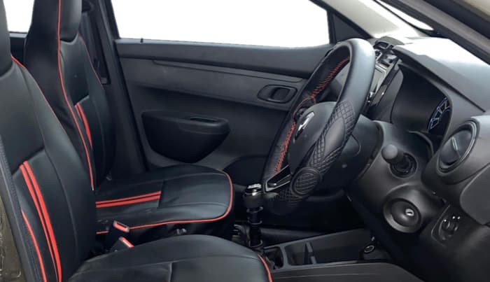 2024 Renault Kwid RXT 1.0, Petrol, Manual, 2,605 km, Right Side Front Door Cabin