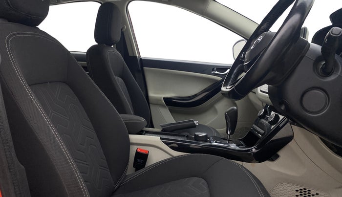 2022 Tata NEXON XZA PLUS (O) PETROL, Petrol, Automatic, 25,713 km, Right Side Front Door Cabin