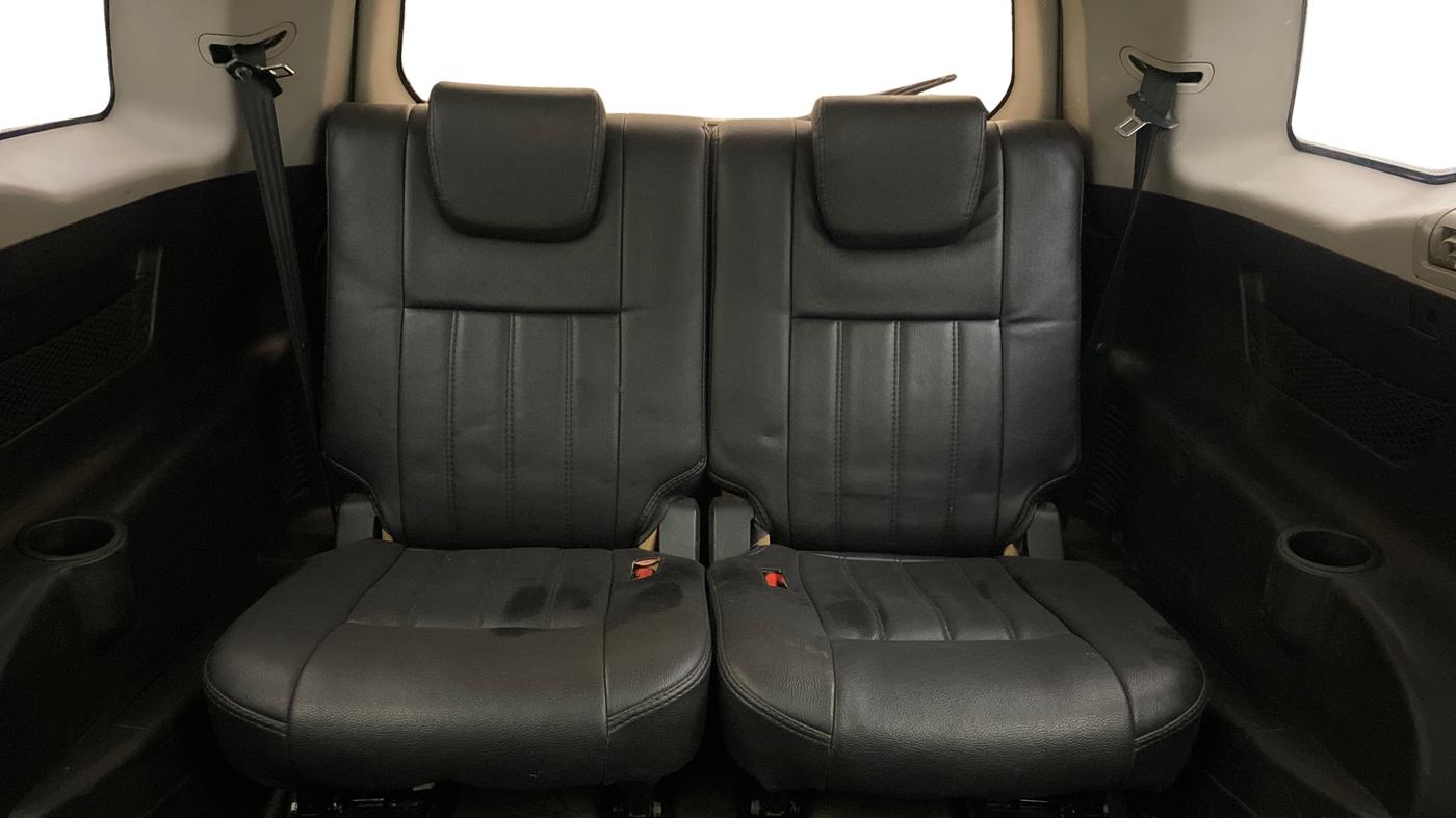 2019 Mahindra XUV500 W7, Diesel, Manual, 1,40,404 km, Third Seat Row ( optional )