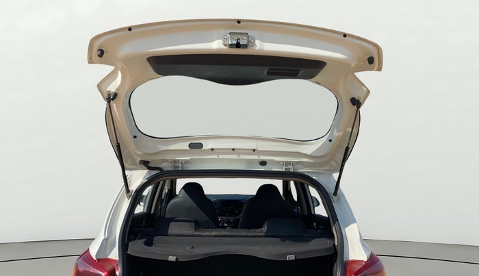 2015 Hyundai Grand i10 SPORTZ 1.2 KAPPA VTVT, Petrol, Manual, 38,403 km, Boot Door Open