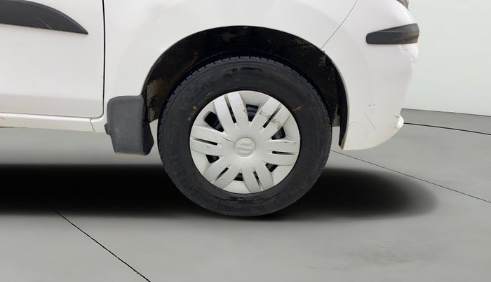 2022 Maruti Alto VXI, Petrol, Manual, 31,887 km, Right Front Wheel