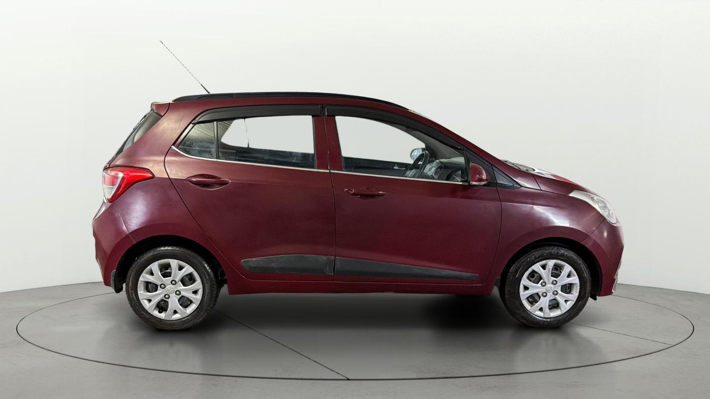 2016 Hyundai Grand i10 SPORTZ 1.2 KAPPA VTVT, Petrol, Manual, 25,434 km, Right Side View