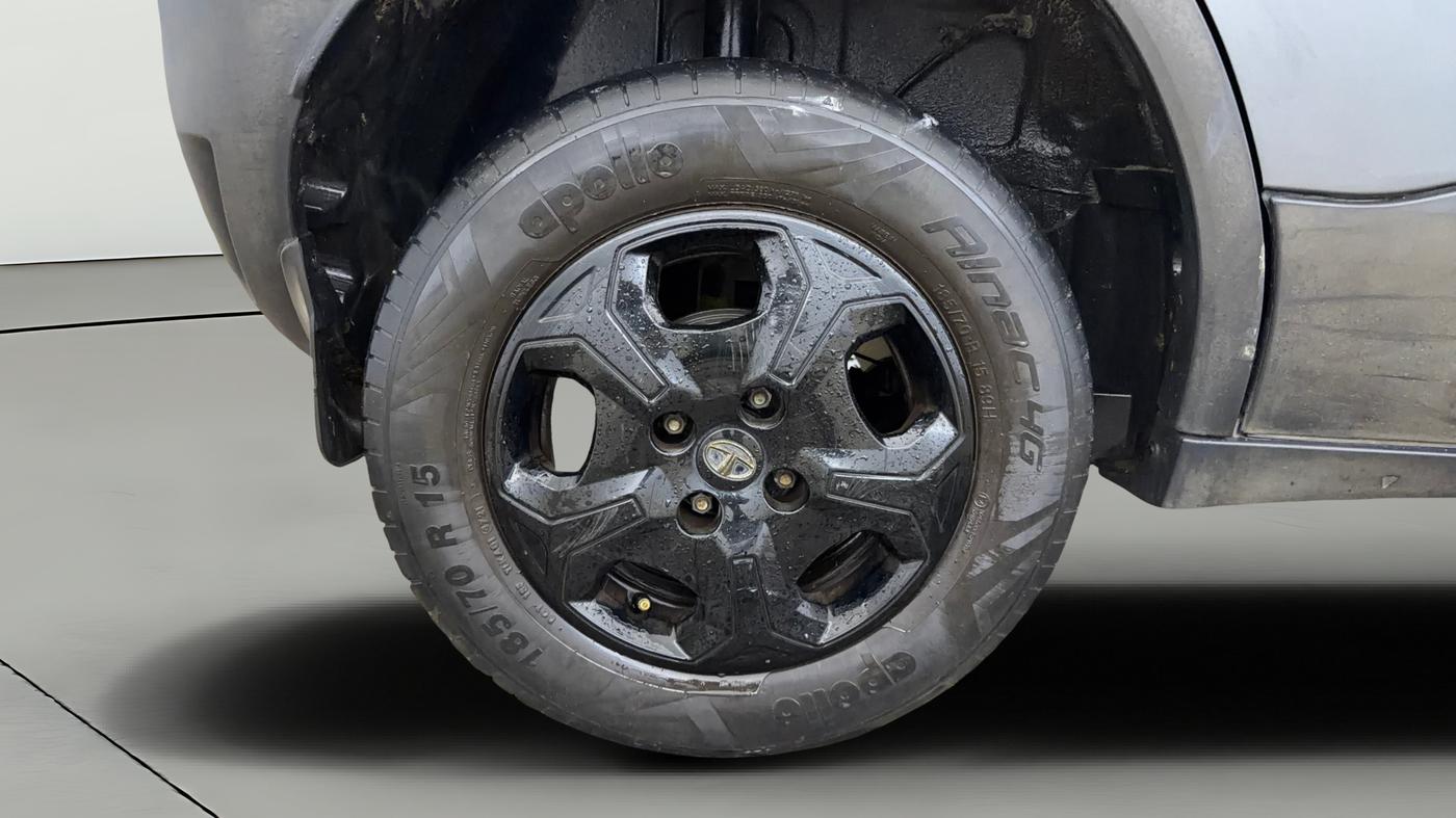 2021 Tata PUNCH ACCOMPLISHED AMT, Petrol, Automatic, 46,898 km, Right Rear Wheel