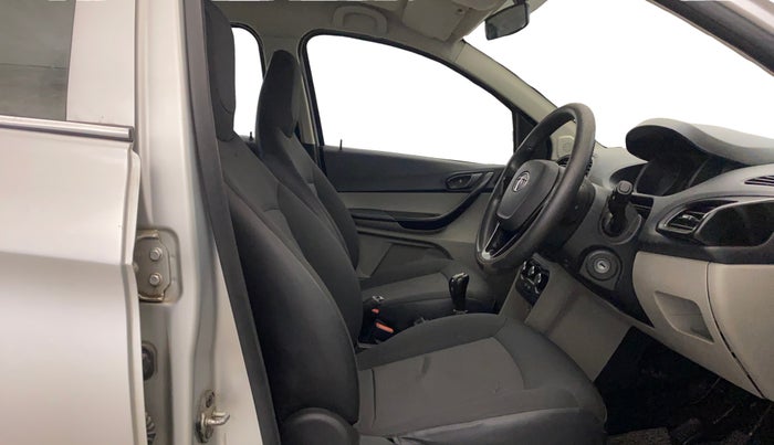2018 Tata Tiago XT PETROL, Petrol, Manual, 54,178 km, Right Side Front Door Cabin