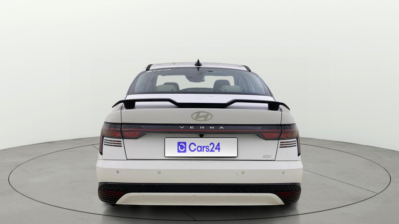 2025 Hyundai Verna SX(O) 1.5 MPI IVT , Petrol, Automatic, 10,850 km, Back/Rear