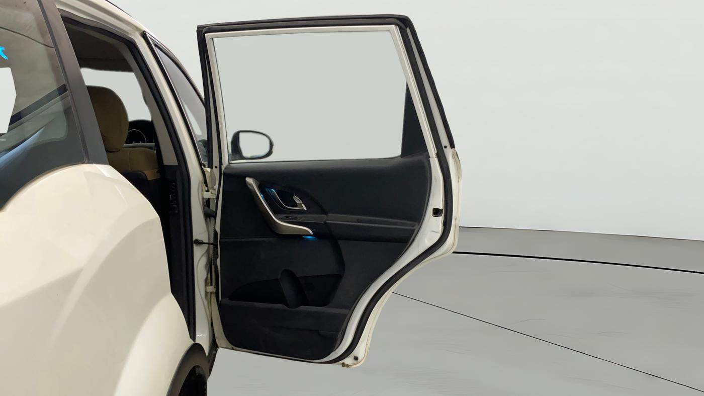 2021 Mahindra XUV500 W7, Diesel, Manual, 93,552 km, RHS Rear Door