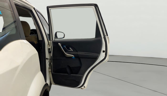 2021 Mahindra XUV500 W7, Diesel, Manual, 93,592 km, RHS Rear Door