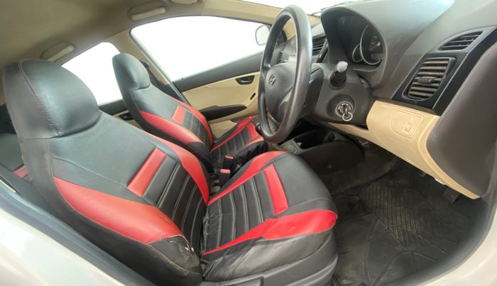 2015 Hyundai Eon MAGNA +, Petrol, Manual, 88,272 km, Right Side Front Door Cabin