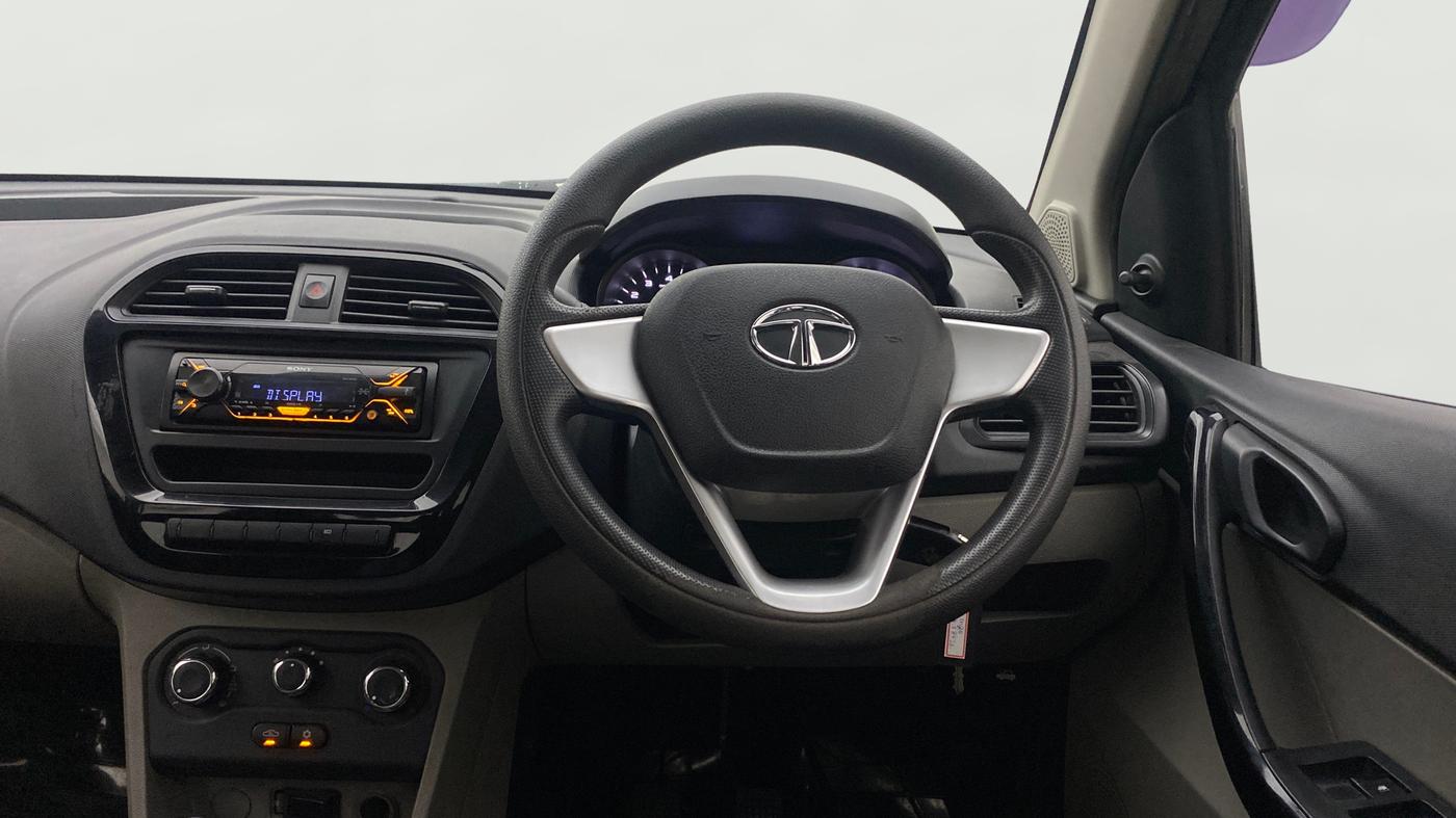 2017 Tata Tiago XM PETROL, Petrol, Manual, 1,07,041 km, Steering Wheel Close Up