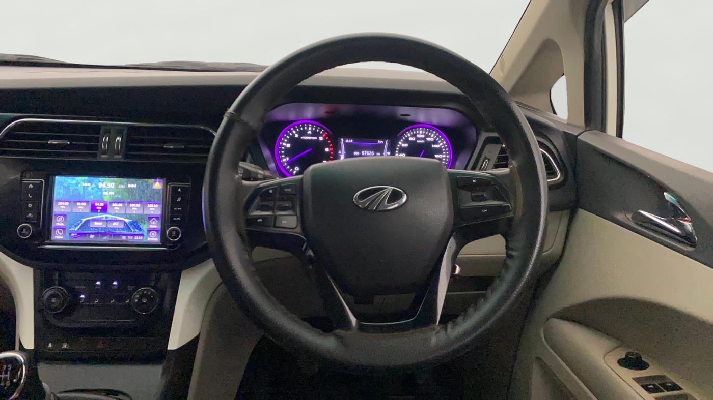 2018 Mahindra MARAZZO M6 7 STR, Diesel, Manual, 97,609 km, Steering Wheel Close Up