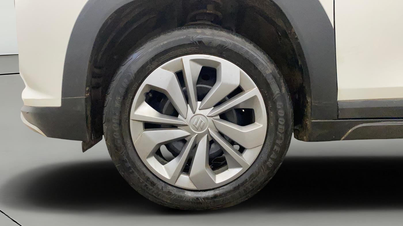 2024 Maruti FRONX SIGMA CNG 1.2 MT, CNG, Manual, 5,686 km, Left Front Wheel