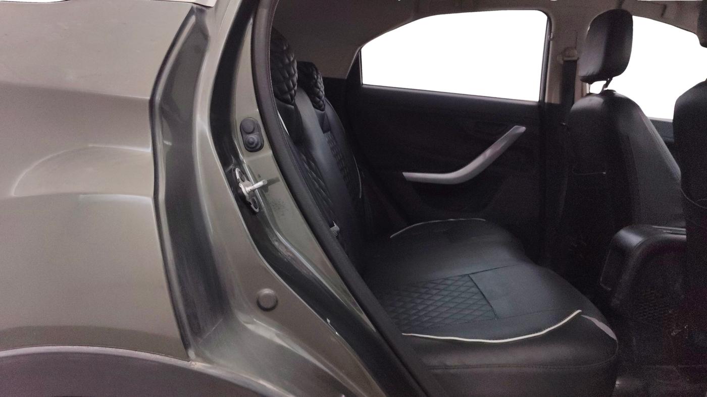 2022 Tata NEXON XM SUNROOF PETROL, Petrol, Manual, 32,132 km, Right Side Rear Door Cabin