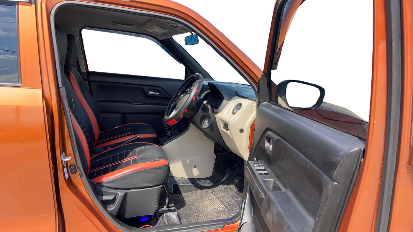 2019 Maruti New Wagon-R VXI 1.0, Petrol, Manual, 66,444 km, Right Side Front Door Cabin