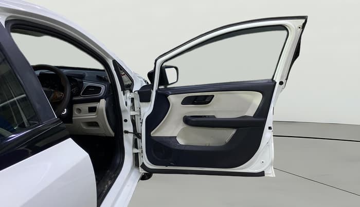 2023 Tata ALTROZ XE PLUS PETROL, Petrol, Manual, 20,497 km, RHS Front Door