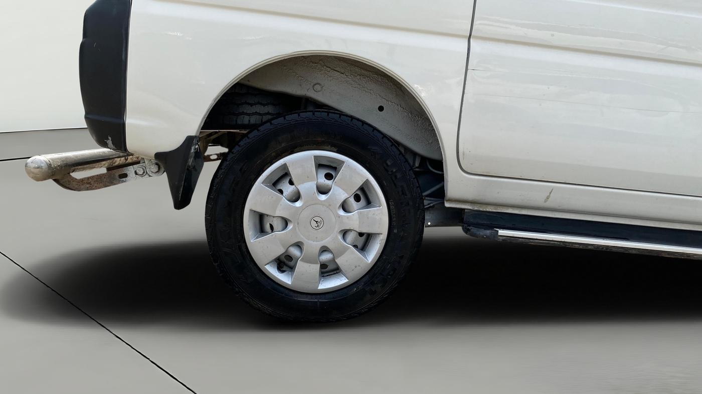2023 Maruti Eeco 5 STR AC CNG, CNG, Manual, 29,551 km, Right Rear Wheel