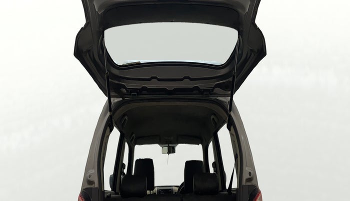 2017 Maruti Wagon R 1.0 LXI CNG, CNG, Manual, 1,40,758 km, Boot Door Open