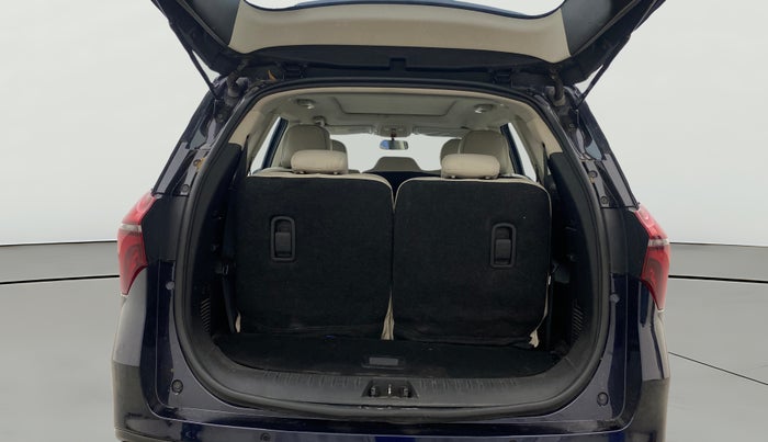 2022 Mahindra XUV700 AX 5 P MT 7 STR, Petrol, Manual, 38,236 km, Boot Open Zoomed View
