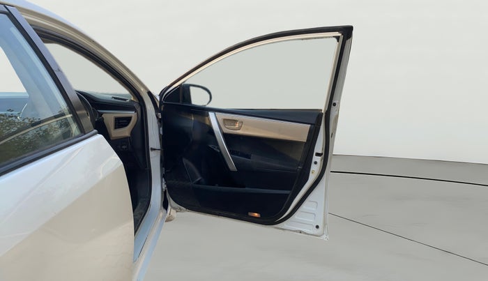 2016 Toyota Corolla Altis JS PETROL, Petrol, Manual, 73,979 km, RHS Front Door