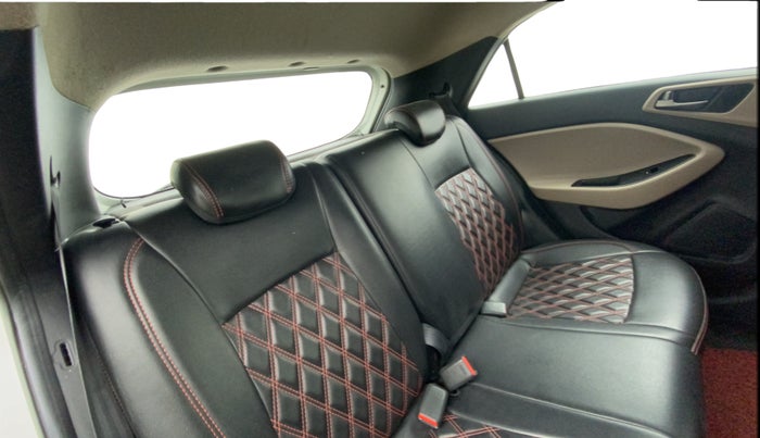 2015 Hyundai Elite i20 ASTA 1.2, Petrol, Manual, 44,632 km, Right Side Rear Door Cabin