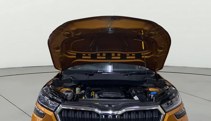 2022 Skoda KUSHAQ STYLE 1.0L TSI AT (6 AIRBAGS), Petrol, Automatic, 15,721 km, Open Bonet