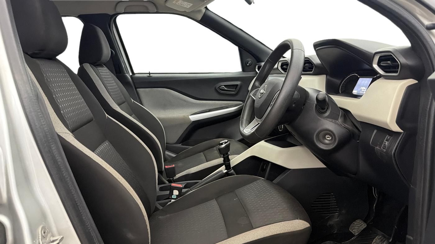 2022 Nissan MAGNITE XE, Petrol, Manual, 54,847 km, Right Side Front Door Cabin