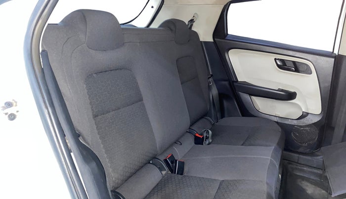 2021 Tata ALTROZ XM PLUS DIESEL, Diesel, Manual, 80,846 km, Right Side Rear Door Cabin