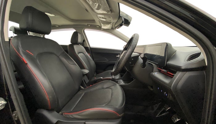 2024 Hyundai Verna SX (O) 1.5 TURBO PETROL MT, Petrol, Manual, 28,001 km, Right Side Front Door Cabin