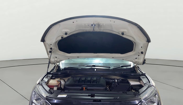 2023 Mahindra XUV700 MX P MT 5 STR, Petrol, Manual, 55,482 km, Open Bonet