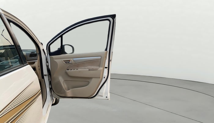 2015 Maruti Ertiga VDI, Diesel, Manual, 74,673 km, RHS Front Door